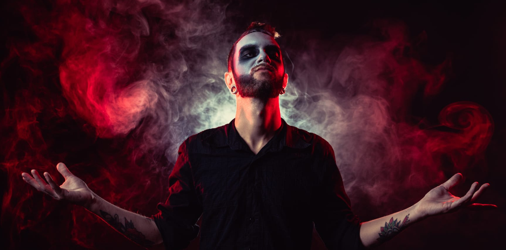 Olbia, tra rap estremo e verità scomode: Jesus Crust racconta la sua “Vate Mode”