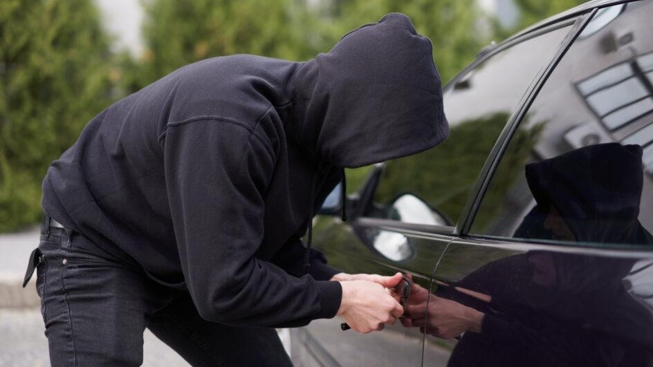 Olbia, furti nei parcheggi dell’ipermercato: nuova denuncia da una cittadina