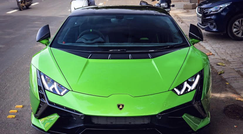 Olbia, Lamborghini verde gira in città: la scoperta e due denunce