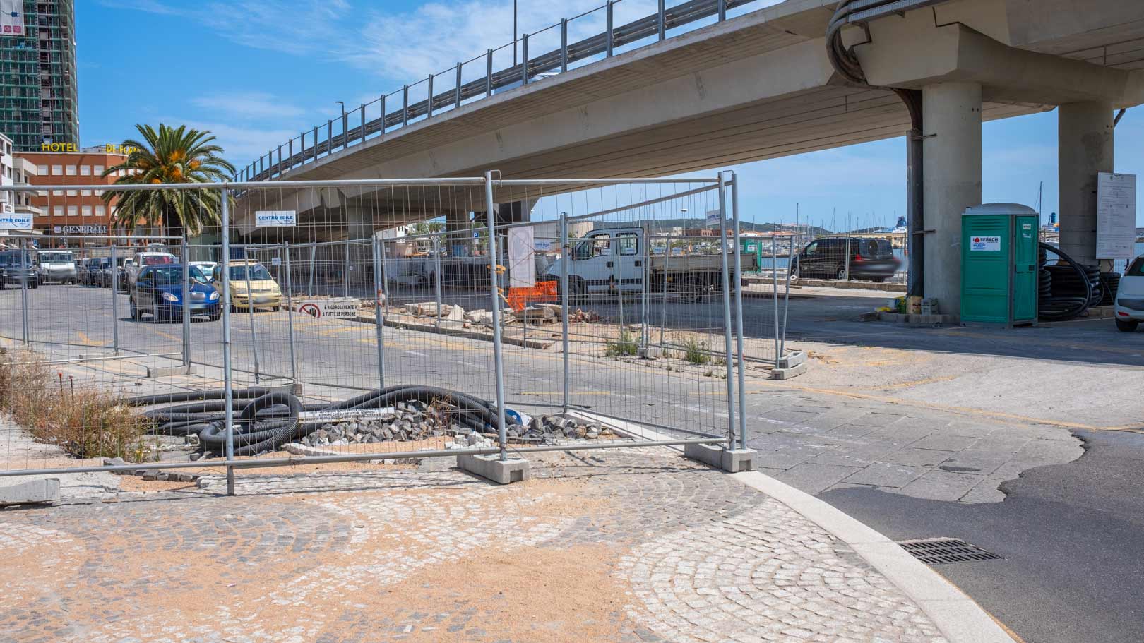 Olbia, lavori lungomare: via Genova, addio ai lastroni di granito