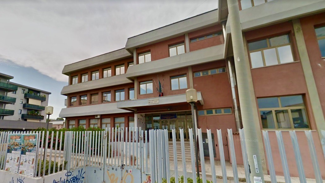 Olbia, indirizzo Biomedico del Liceo Gramsci rimarrà aperto anche il prossimo anno: la replica dei genitori