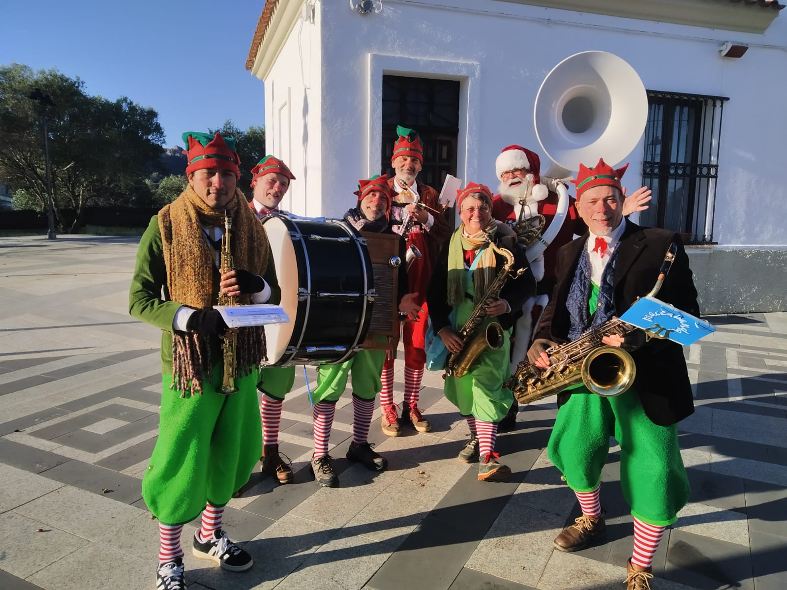 Loiri: la MaccaBanda porta musica e allegria nelle frazioni