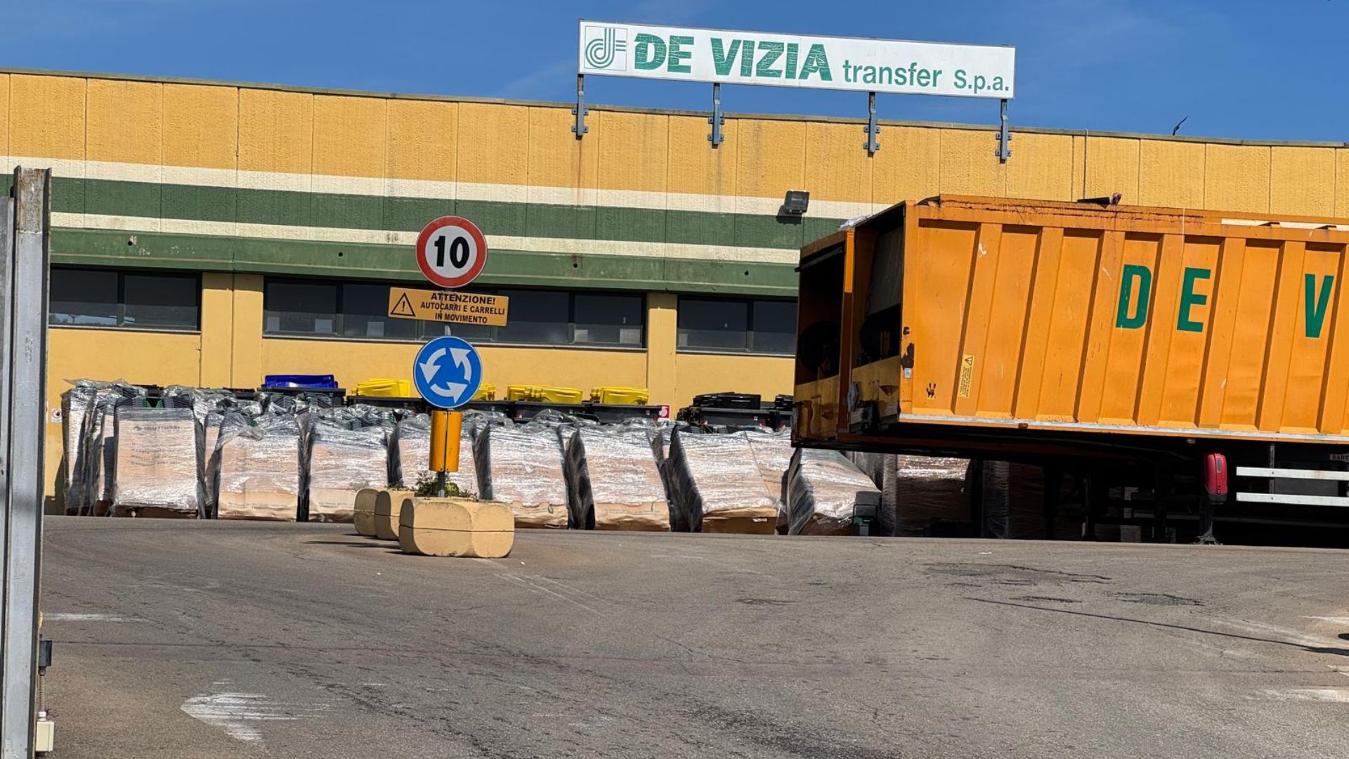 Olbia, mastelli fantasma: attese infinite per la consegna dei bidoni della differenziata