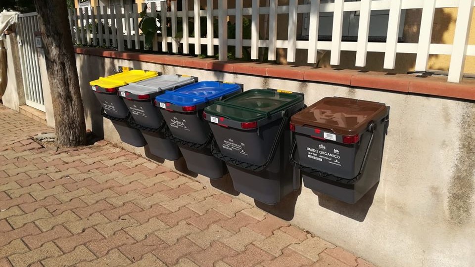 Olbia, al via la distribuzione dei nuovi mastelli della differenziata