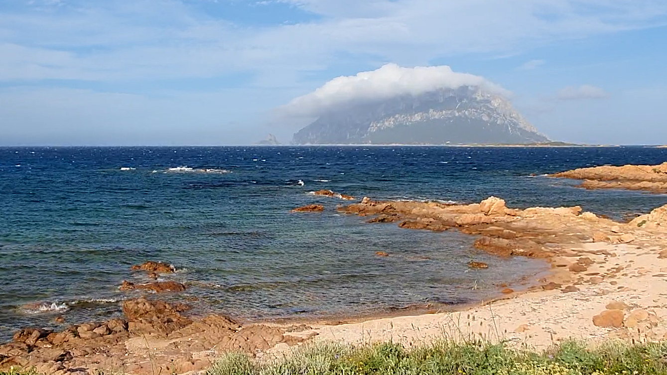 Gallura, tre giorni di meteo variabile: weekend tra schiarite e nuvole