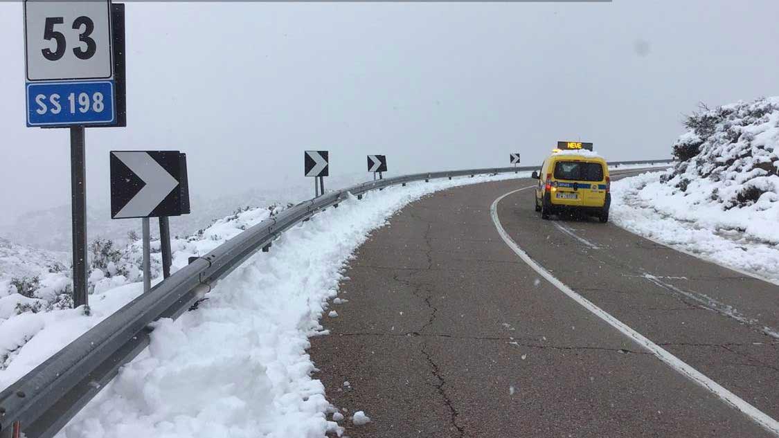 Neve, disagi al traffico: la situazione sulle strade