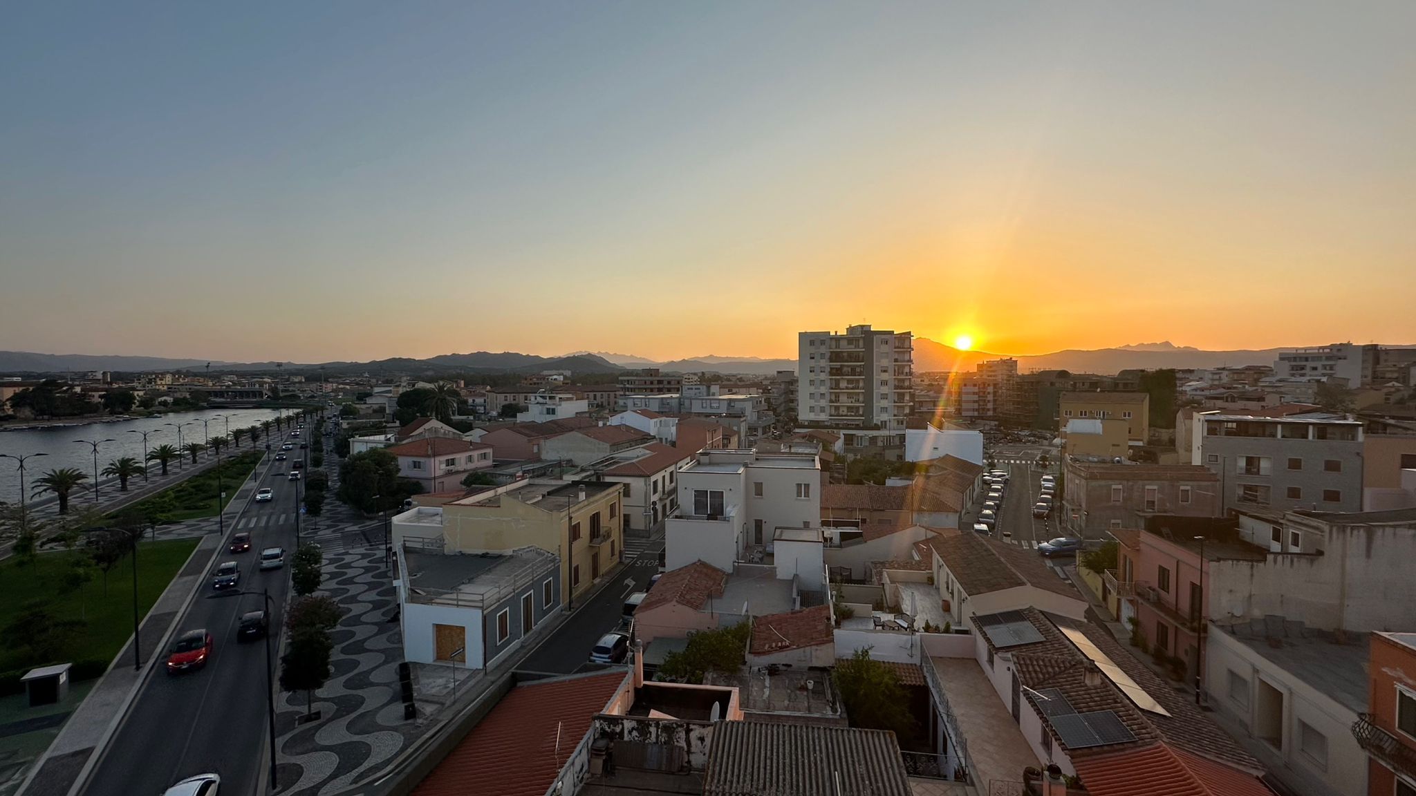 Olbia, cattive recensioni dei turisti ai b&b: al centro rumore, rifiuti e parcheggi 