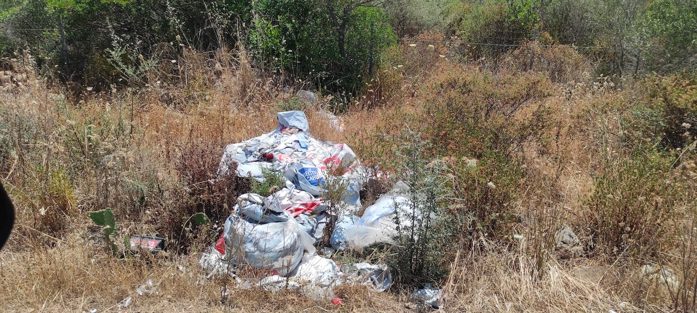 Olbia, l'altra faccia della città: le discariche a due passi dal mare