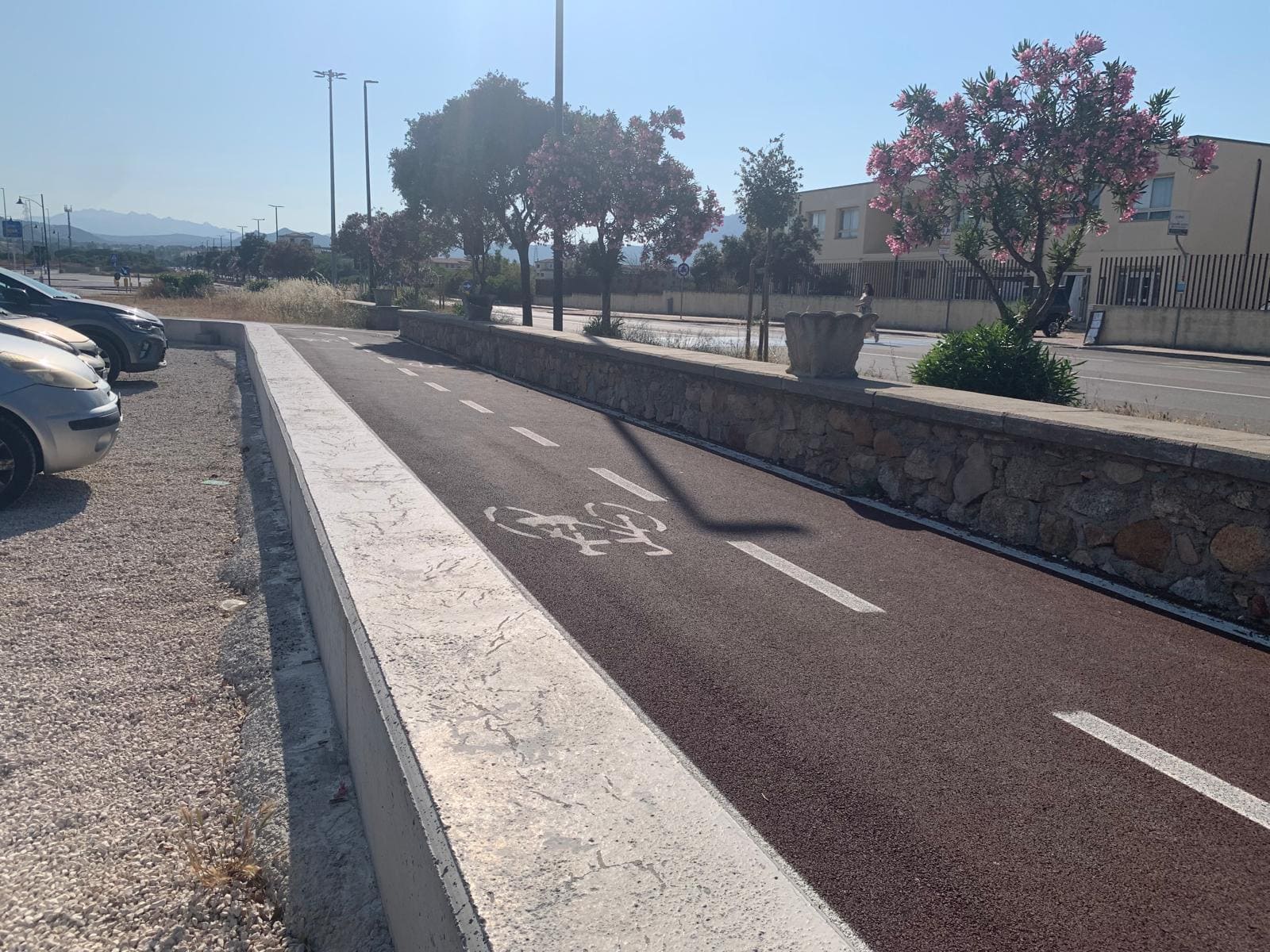 Olbia: quando la pista ciclabile blocca il passaggio pedonale
