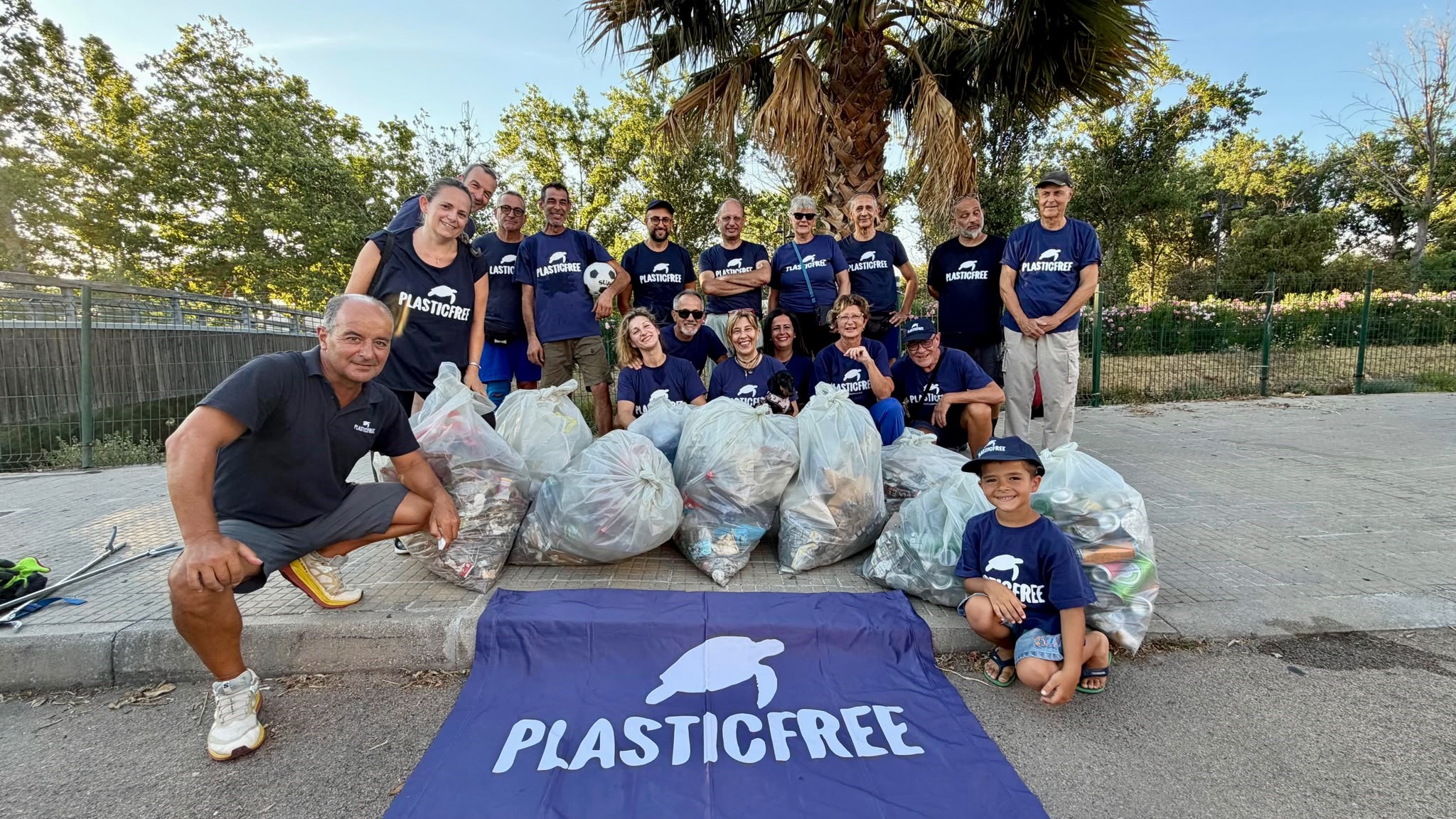 Olbia: Plastic Free raccoglie 100 kg di rifiuti a Sos Salineddas