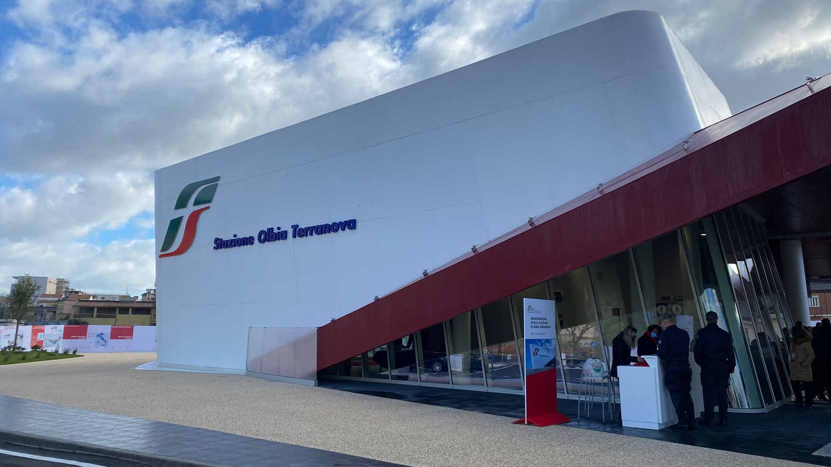 Stop ai collegamenti ferroviari su Olbia: bus per 4 mesi