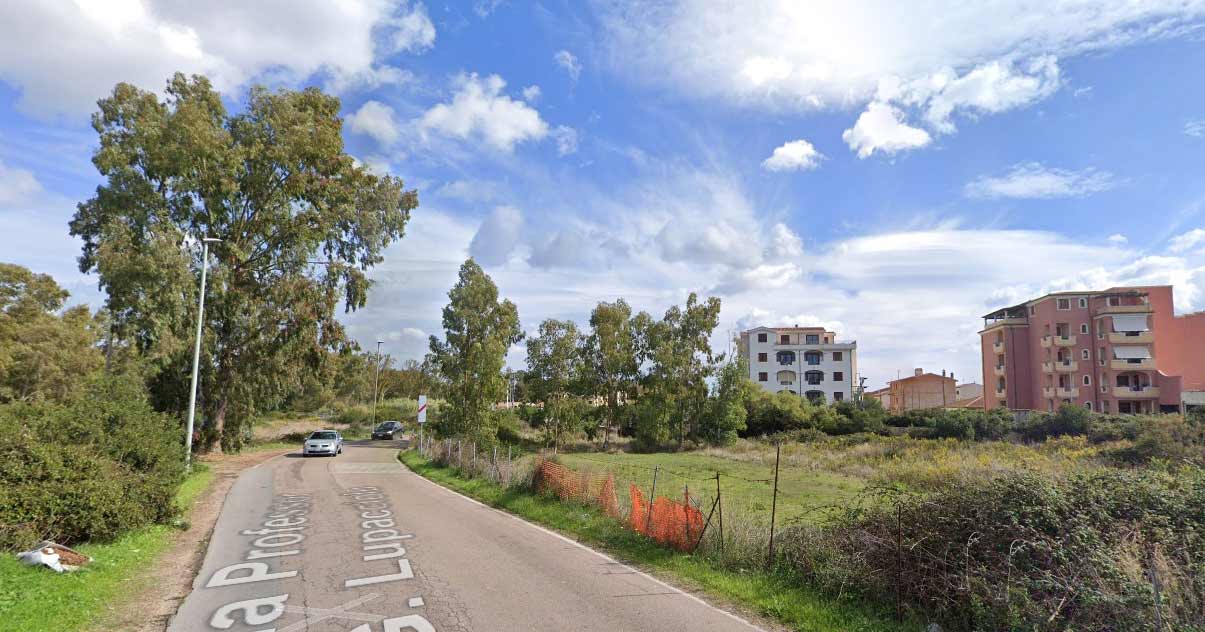 Olbia, via Lupacciolu: una via pericolosa per pedoni e ciclisti
