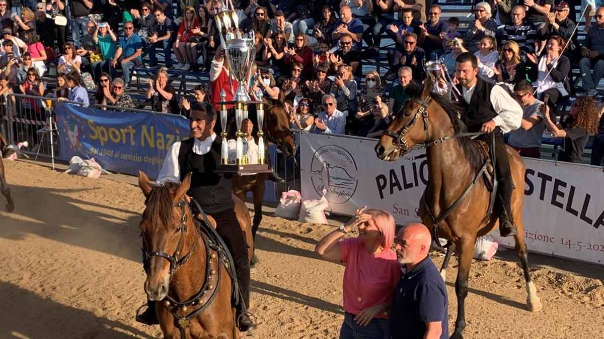 San Simplicio, al Palio della Stella vince Monti oggi la processione