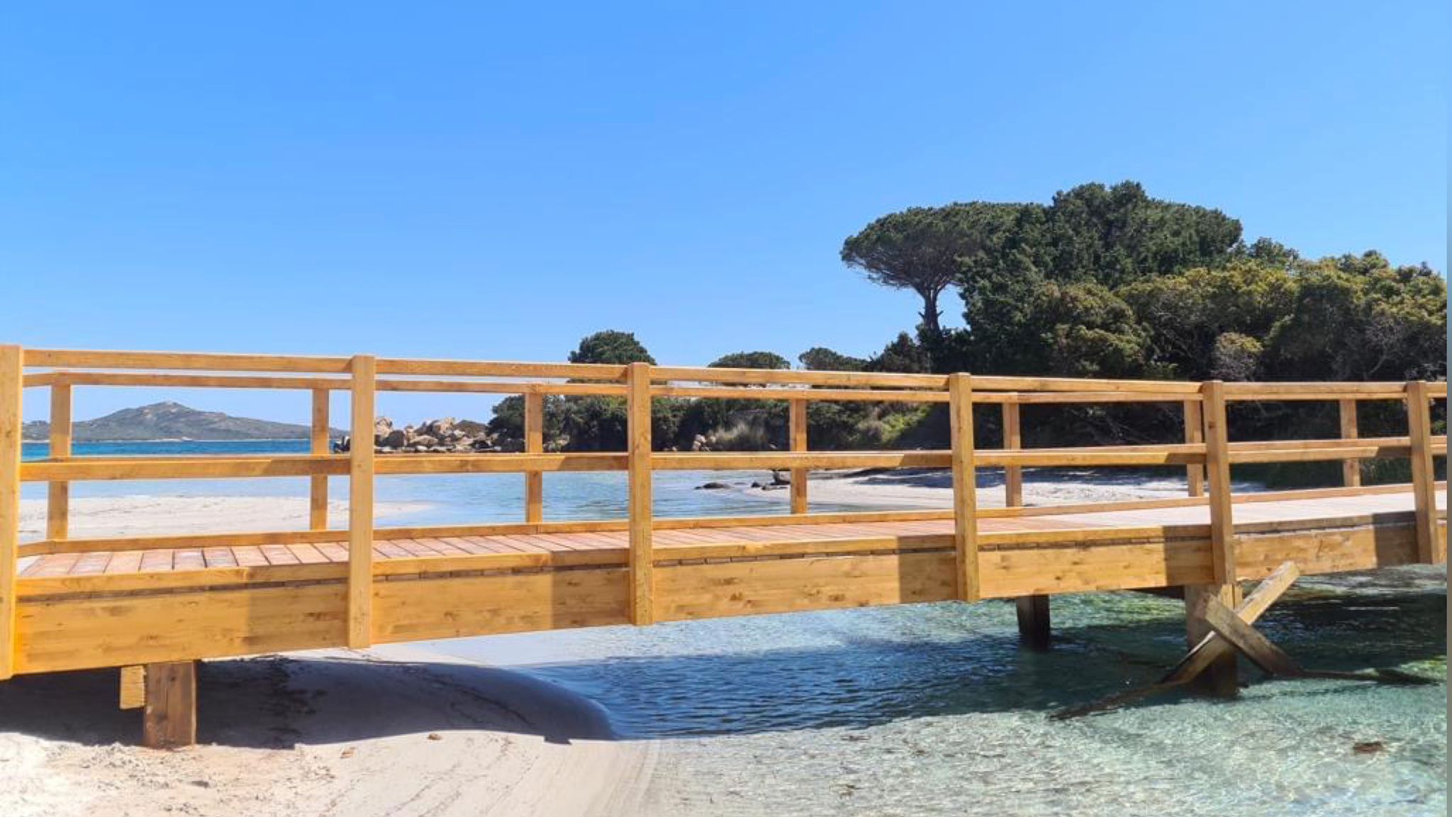 San Teodoro si prepara per la stagione: servizi, spiagge ripulite e a numero chiuso