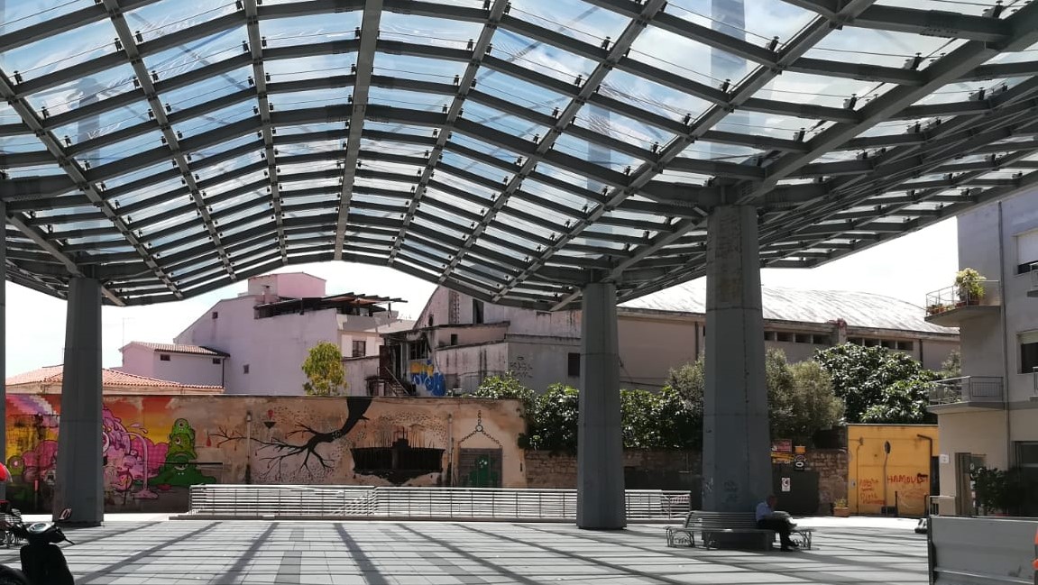 Olbia, la segnalazione: Piazza Mercato discoteca a cielo aperto