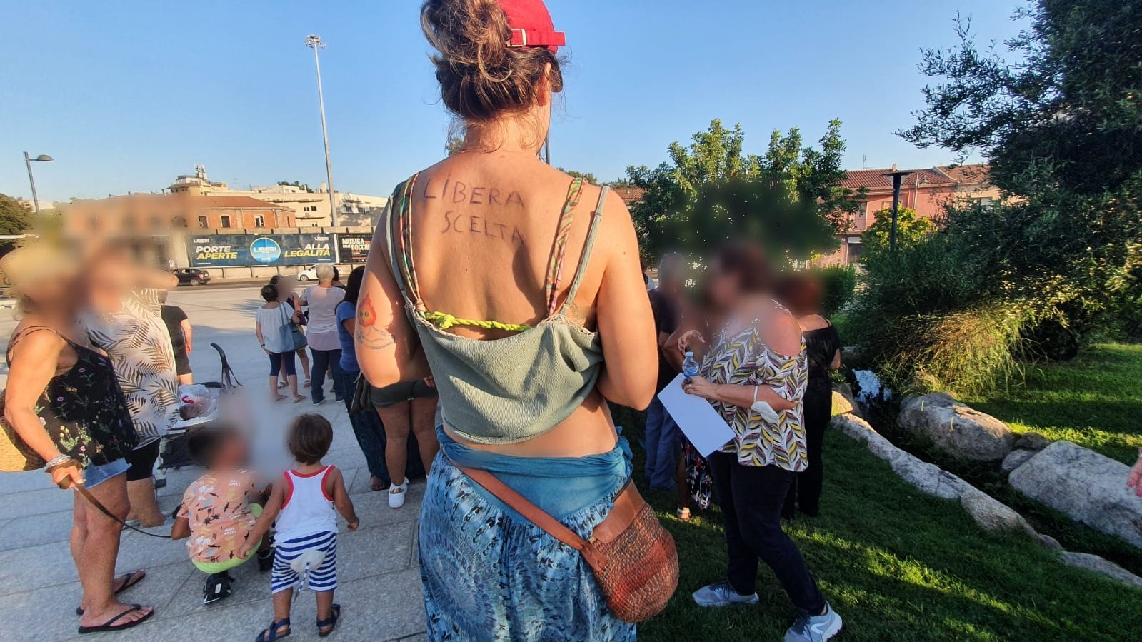 Olbia, in Piazza Crispi manifestazione per dire no al green pass