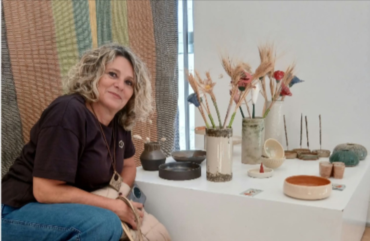 Olbia: Pina Piras dalla fotografia alla magia della ceramica