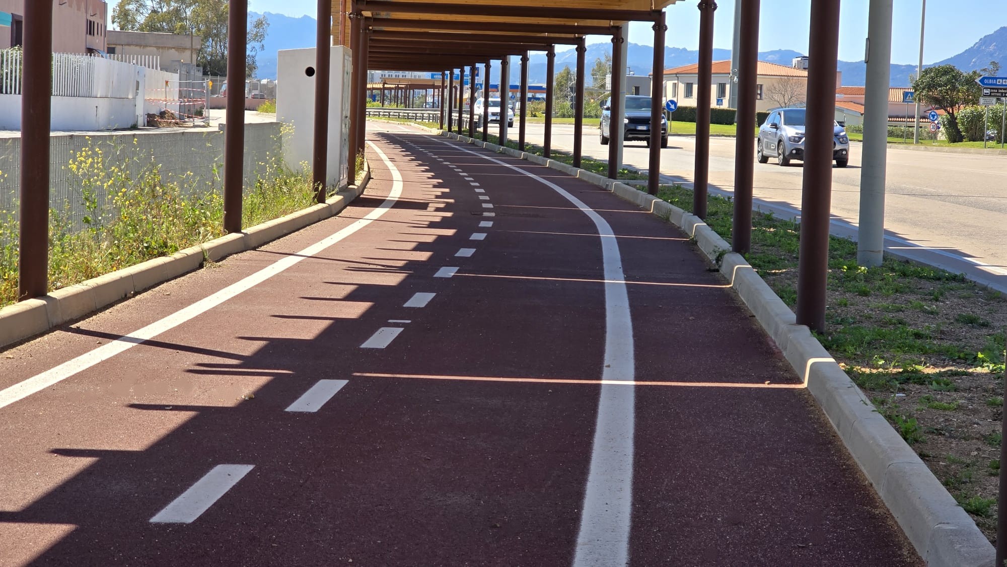Olbia, lavori per pista ciclabile e impianto fotovoltaico: cambia la viabilità nella zona industriale
