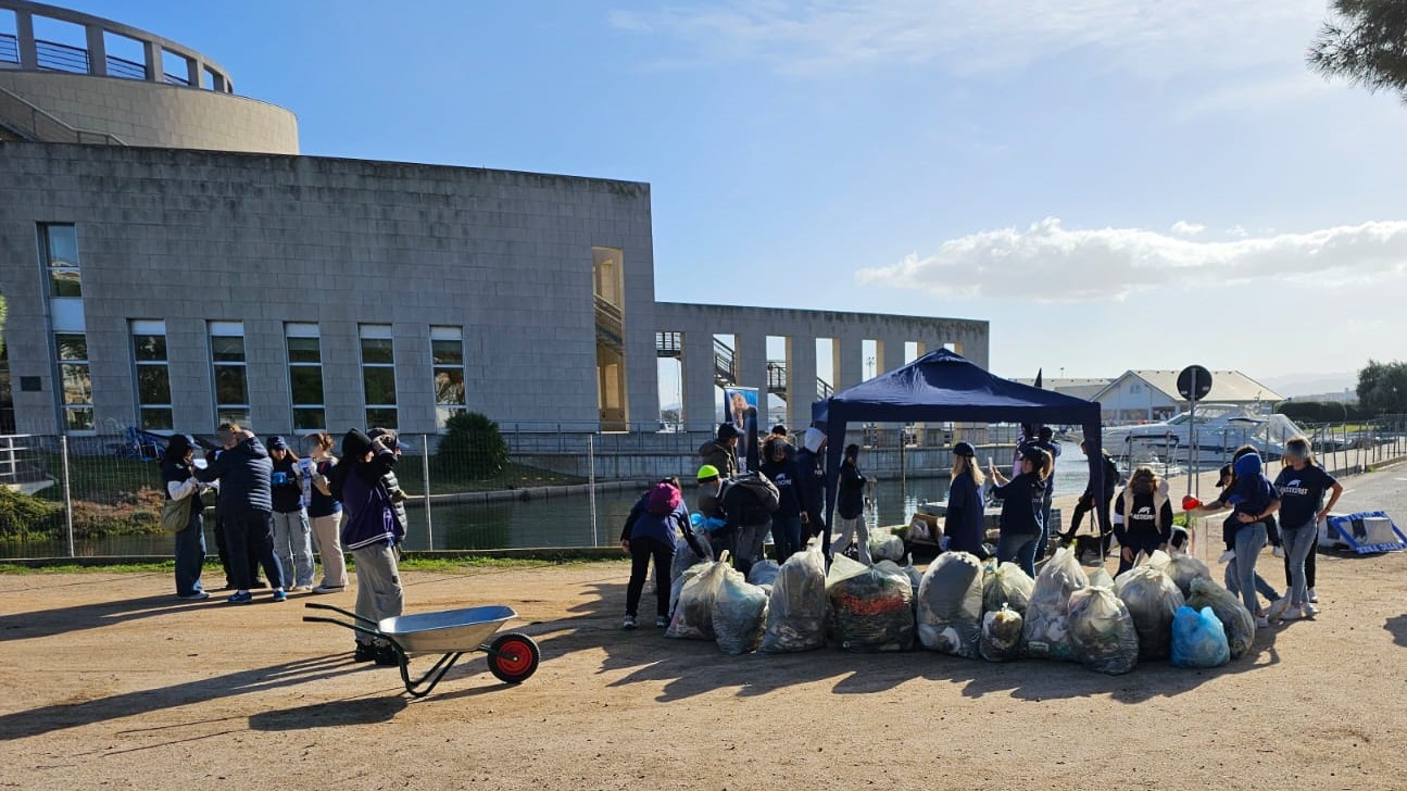 Olbia, nuova impresa di Plastic free: raccolti 24 sacchi di rifiuti