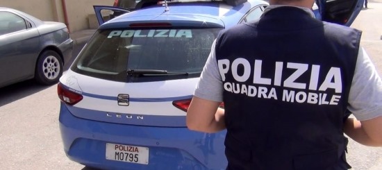 Perseguita ragazza controllandola con GPS: 30enne denunciato 