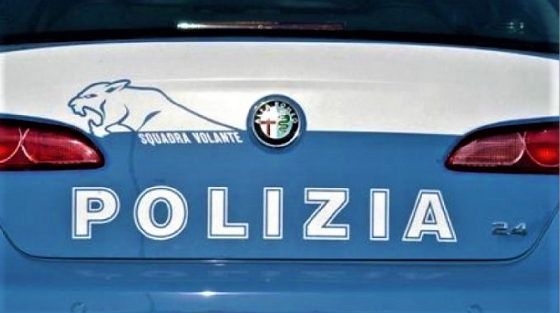 Esplode portone di casa di due avvocati: in corso le indagini