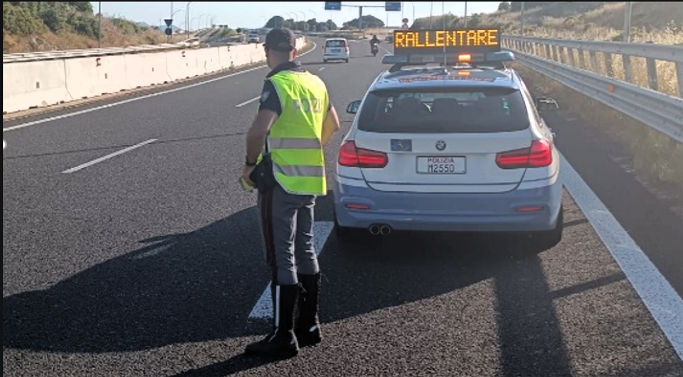  Viaggiavano in contromano sulla SS 729: Polizia Stradale evita gravi conseguenze