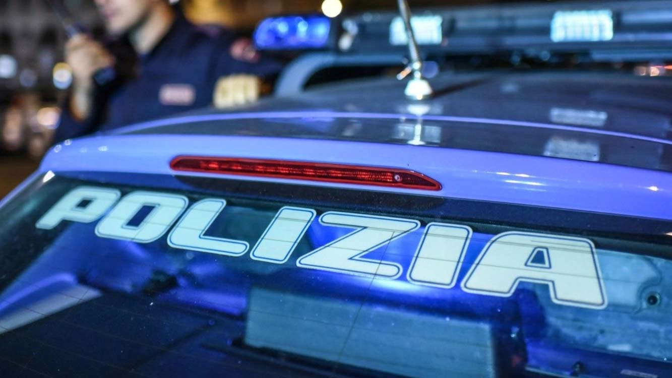 La Caletta, rapina nel supermercato: caccia all'uomo