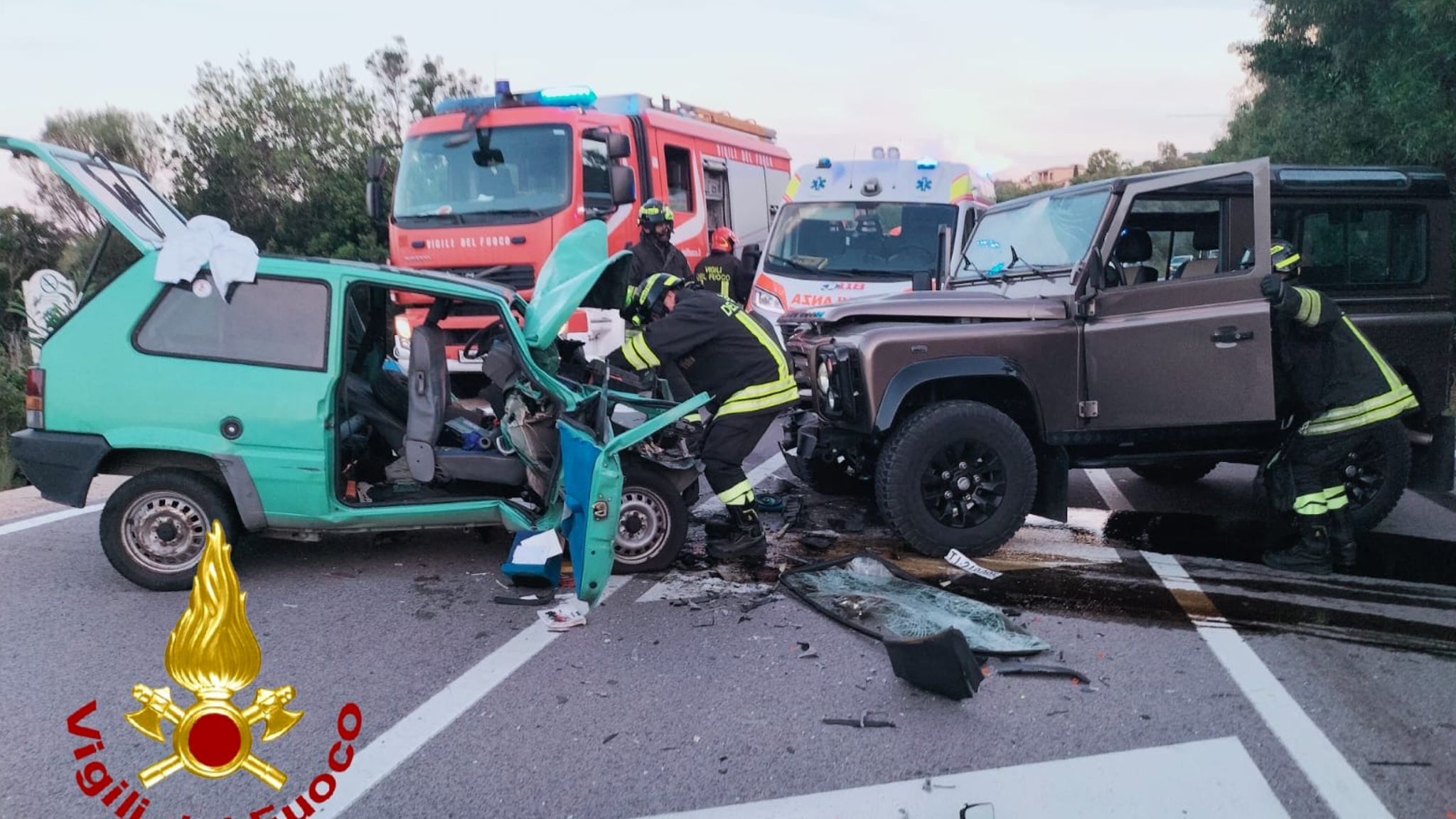 Porto Cervo, frontale tra auto: donna estratta dalle lamiere