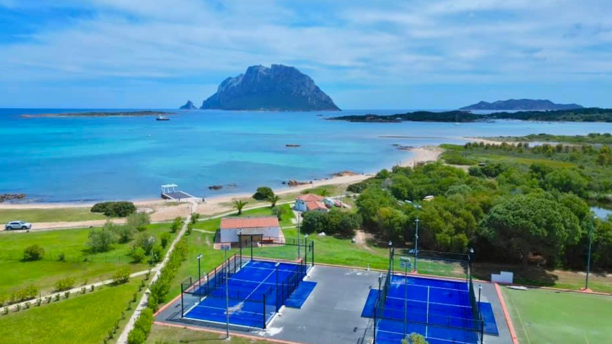 Porto San Paolo, campi da padel con vista su Tavolara: l'inaugurazione