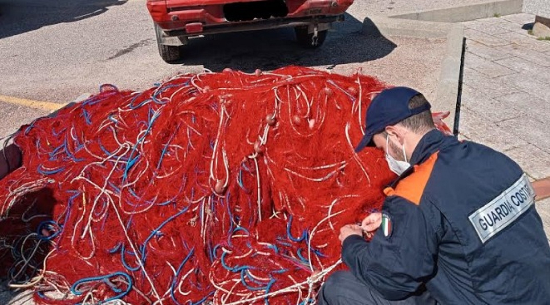 Santa Teresa Gallura, sequestrate 2 km di reti da pesca in Area Marina Protetta