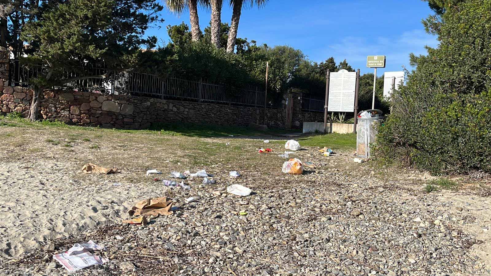 Olbia, Sa Punta Fine invasa dalla spazzatura