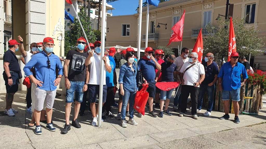 Maxi adesione a sciopero igiene ambientale (e la città fu 'invasa' dai mastelli)
