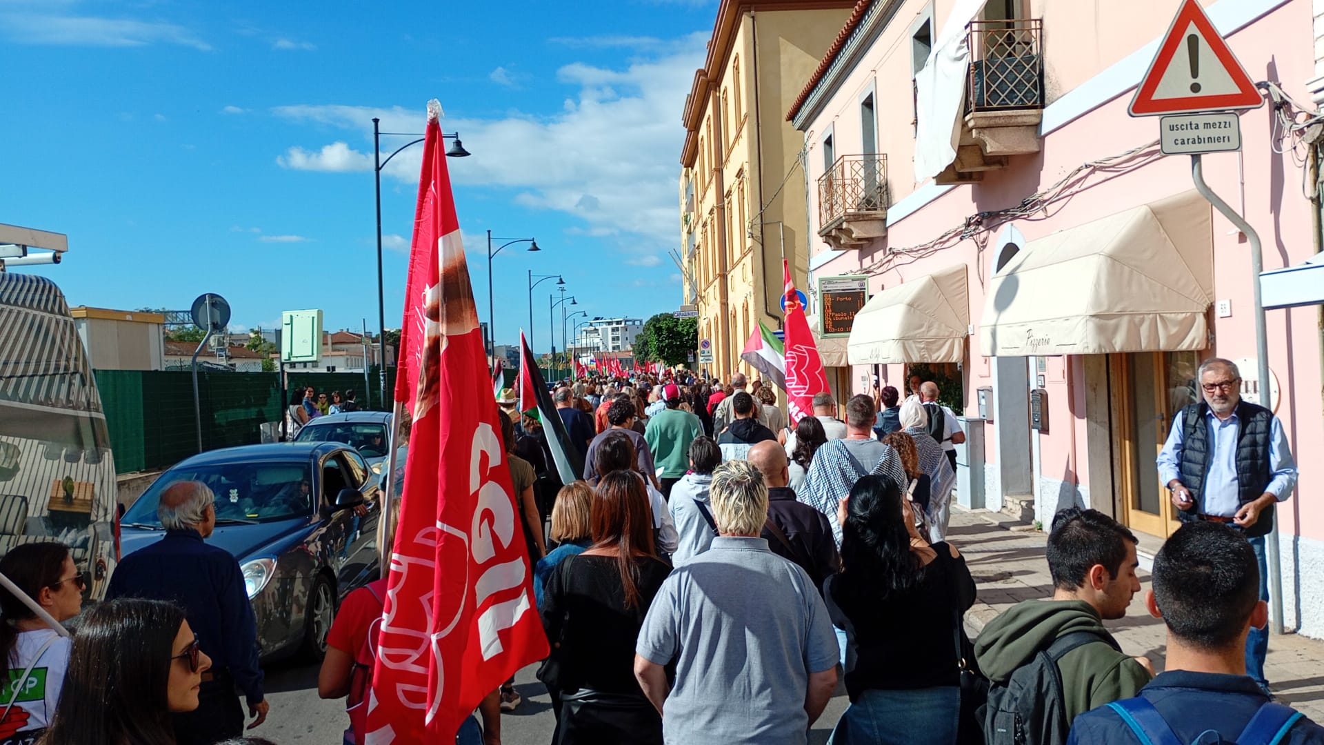Anche Olbia sciopera: ecco il corteo contro il genocidio in Palestina