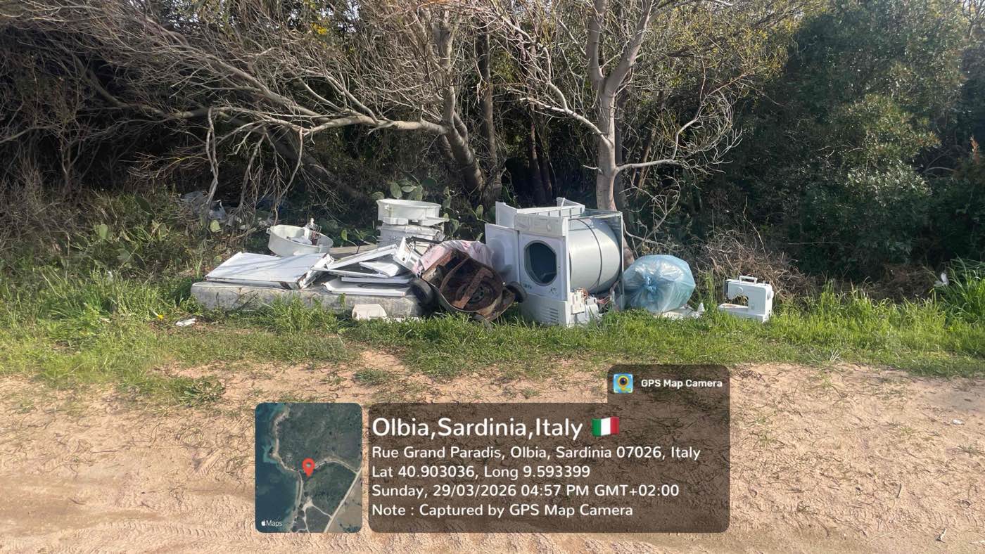Olbia, rifiuti abbandonati a Capo Ceraso: una discarica che cresce