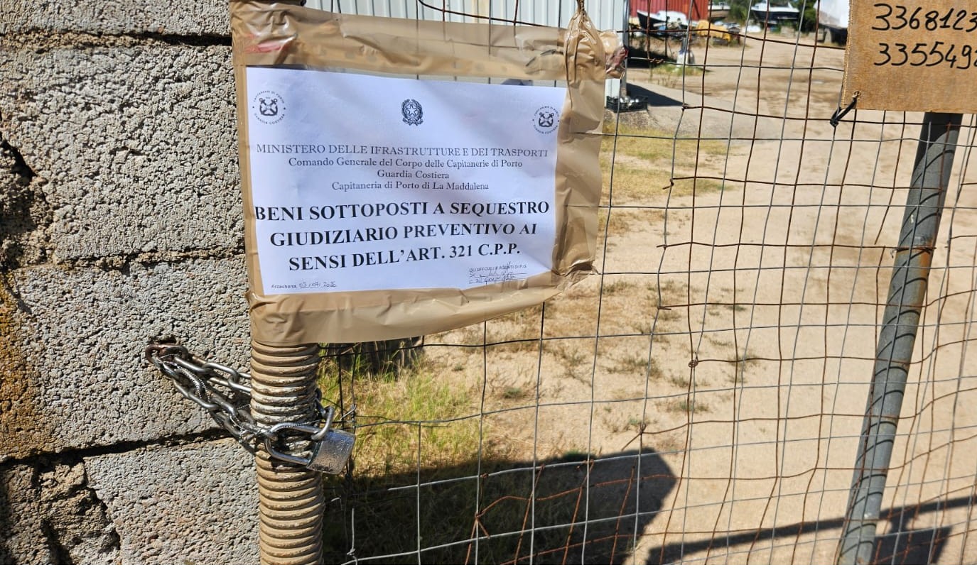 Arzachena, sequestro preventivo per cantiere nautico: indagini su rifiuti, scarichi e sicurezza