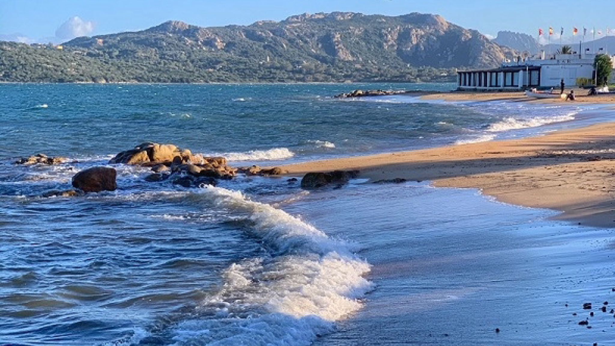 Arzachena, due spiagge destinate a persone con difficoltà motorie e attività sociali  