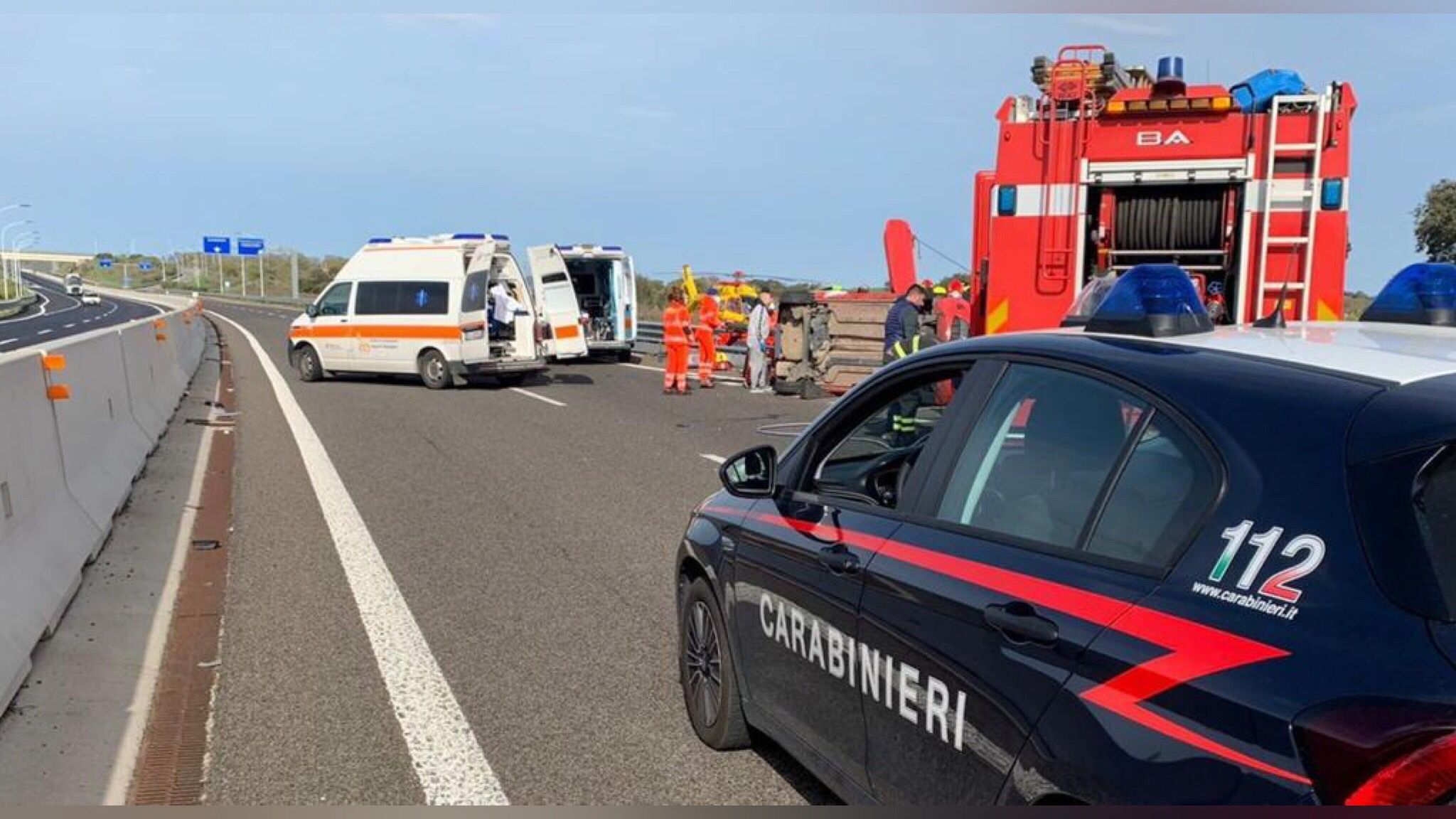 Auto si ribalta sulla Olbia-Sassari: due feriti in gravi condizioni