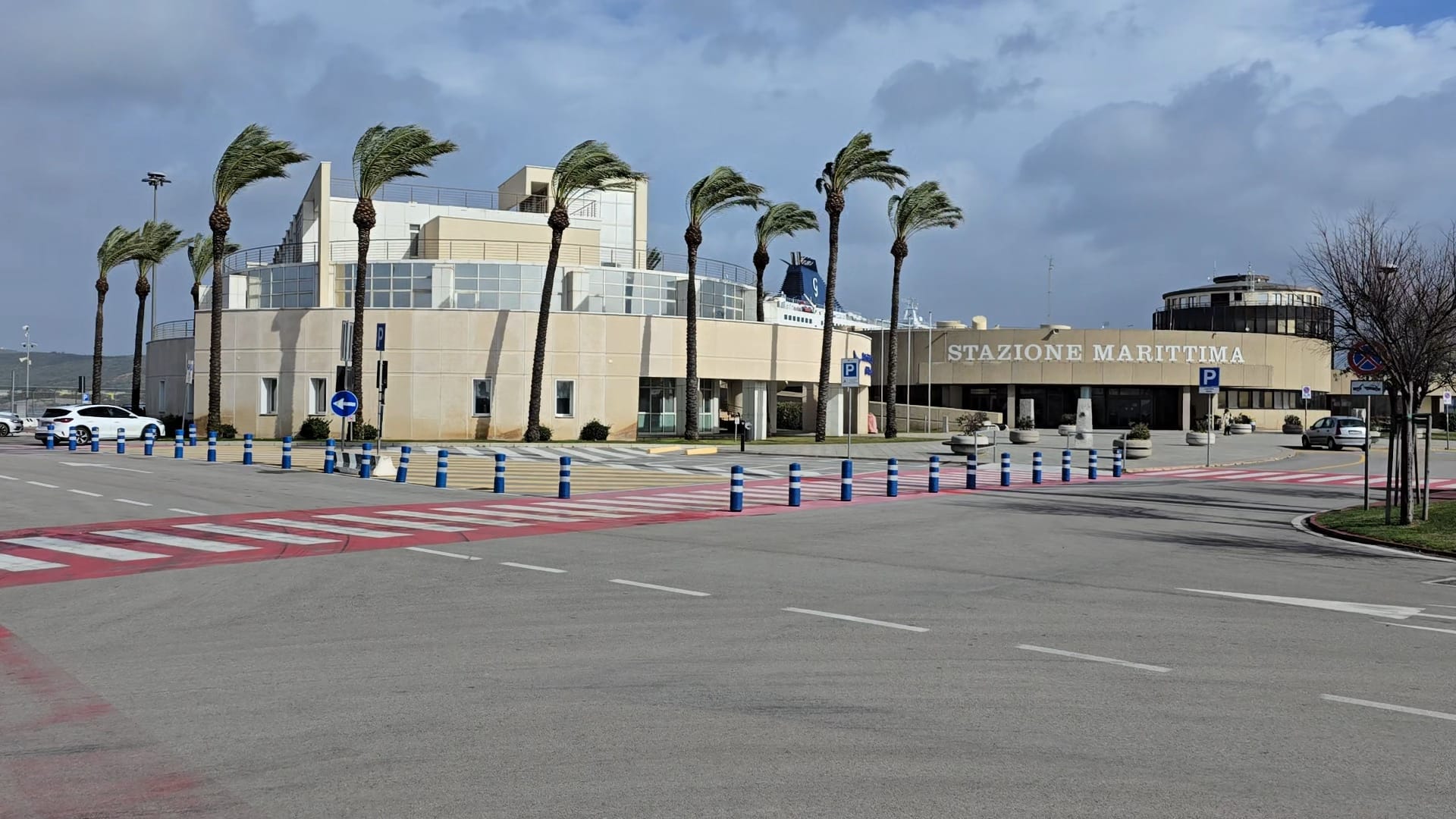 Olbia, sgomberata la stazione marittima: intervengono le forze dell’ordine
