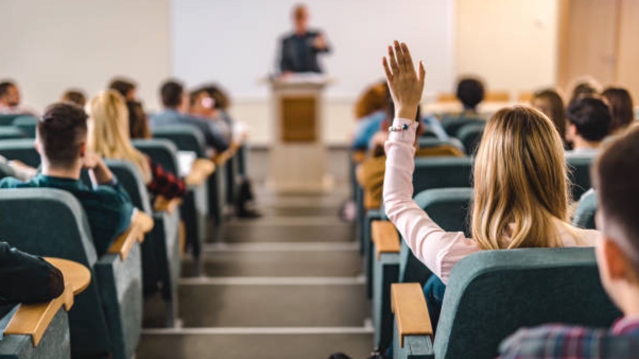 Uscire dalla Sardegna per studiare: il sogno impossibile degli studenti olbiesi