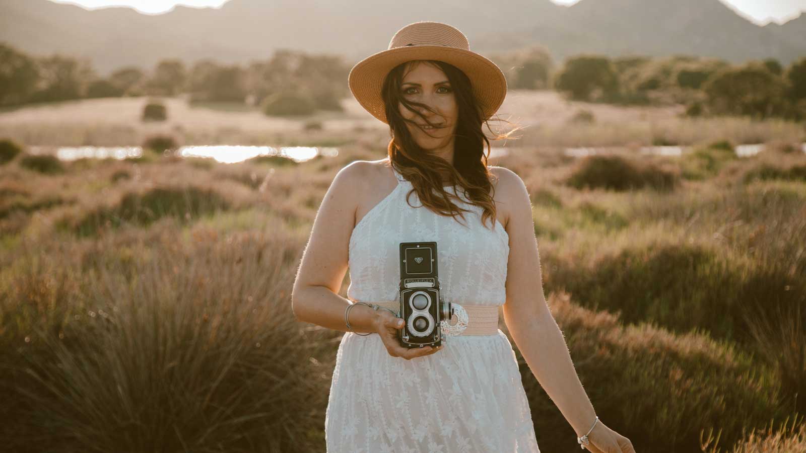 Olbia, matrimoni fermi e fotografi in ginocchio: parla la fotografa Tania Mura