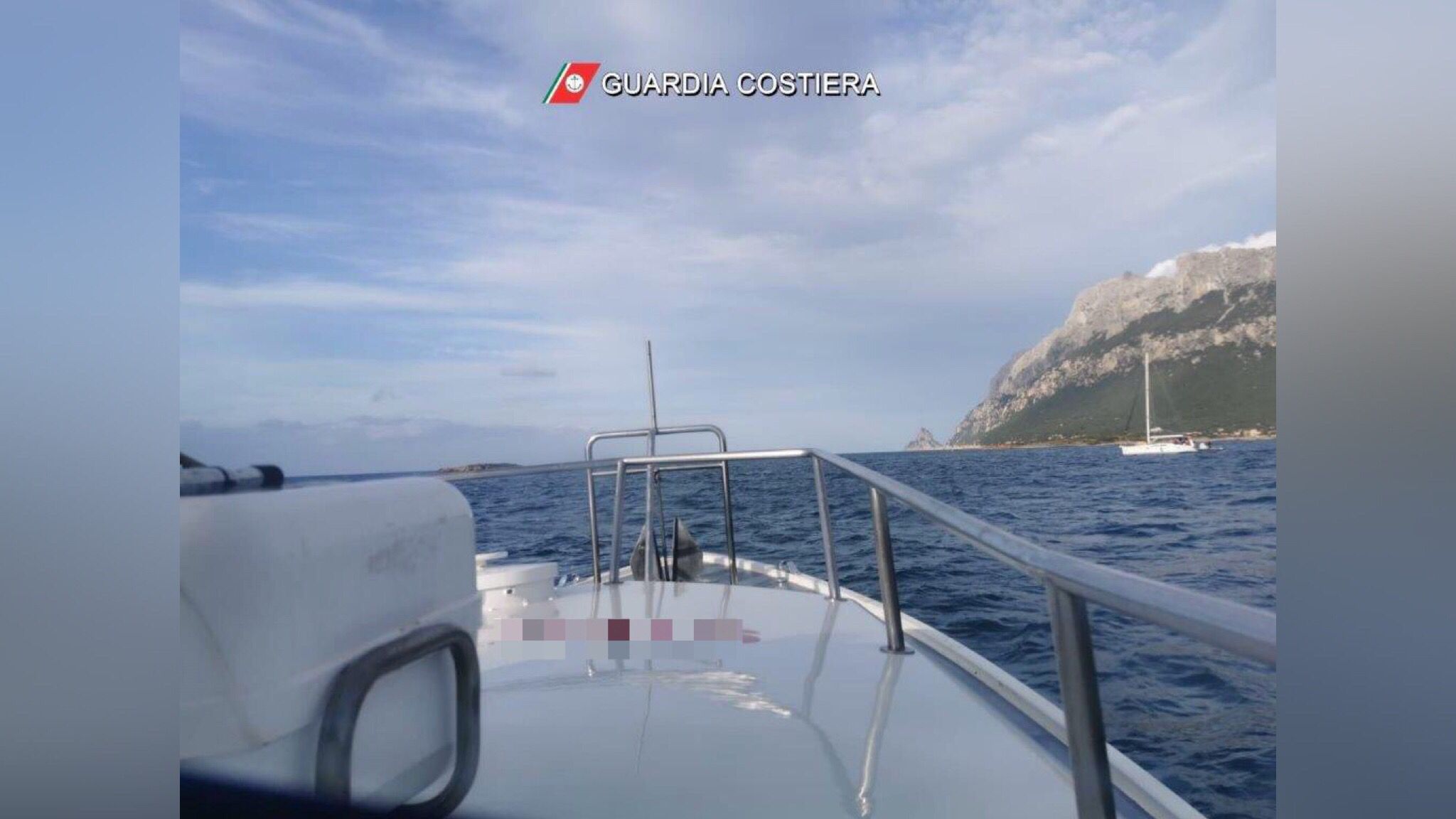 Olbia, barca incagliata all'interno dell'AMP Tavolara: 5 persone a bordo