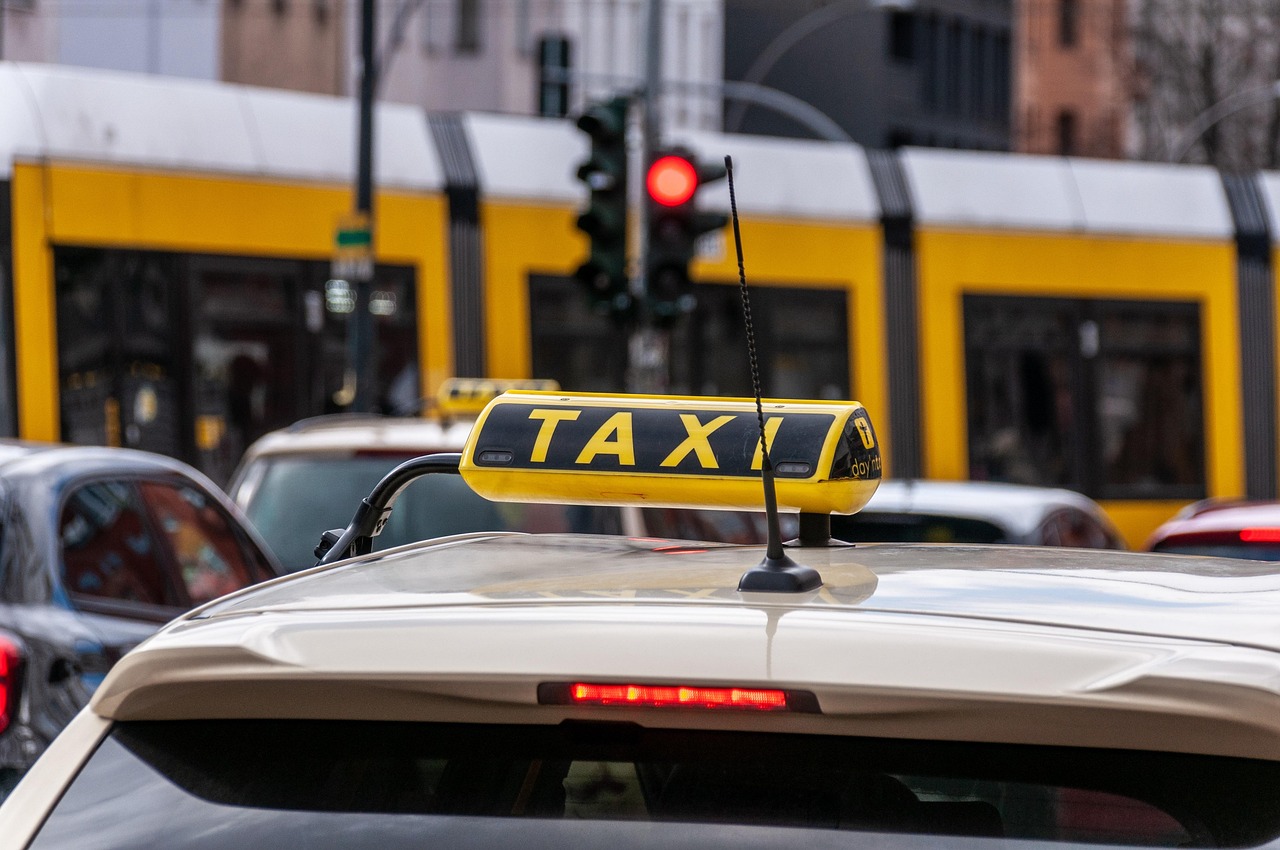 Gallura, allarme taxi e NCC abusivi: Confartigianato lancia l’allerta