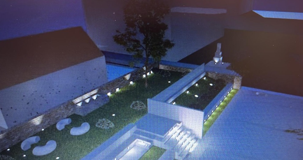 Telti: la piazza principale rinasce con un’opera di Evi Pattitoni