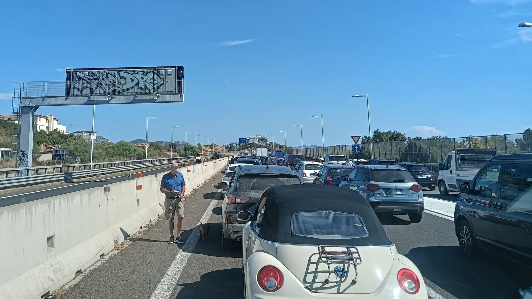 Olbia, traffico bloccato sulla SS729: lunga coda all’ingresso della città