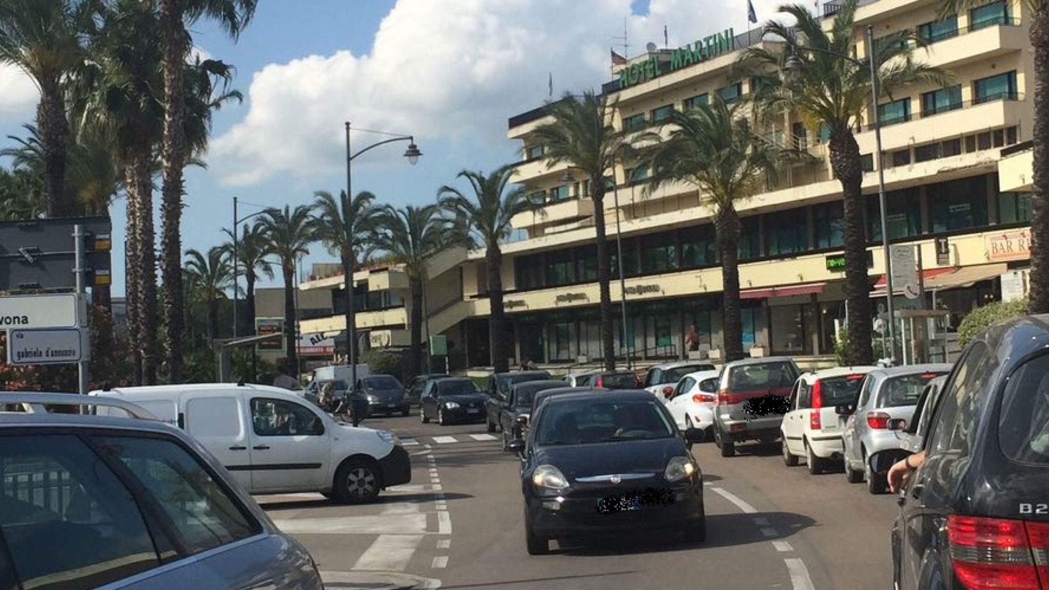 Olbia, 30 minuti per fare pochi metri: 