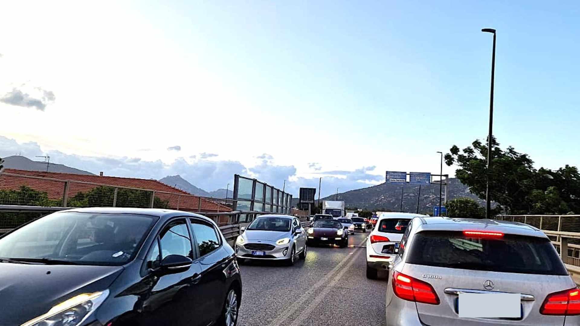 Olbia, passione traffico: prove tecniche di disagio