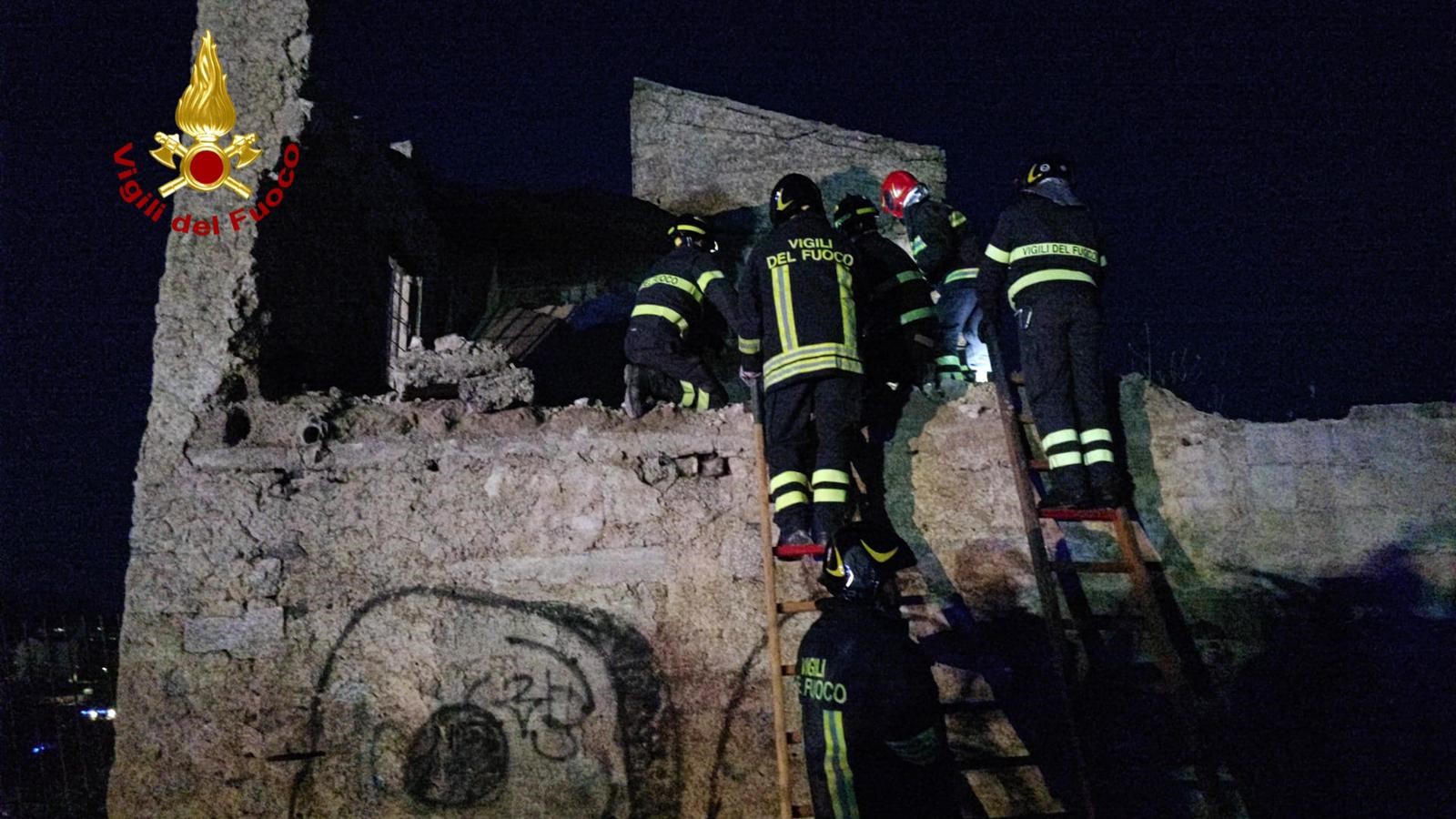 Tragedia a Pasquetta, crolla solaio di edificio abbandonato: 2 vittime di 14 e 15 anni