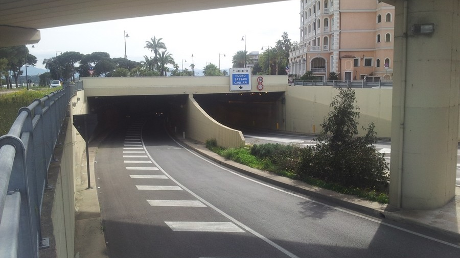 Olbia, tamponamento a catena dentro il tunnel