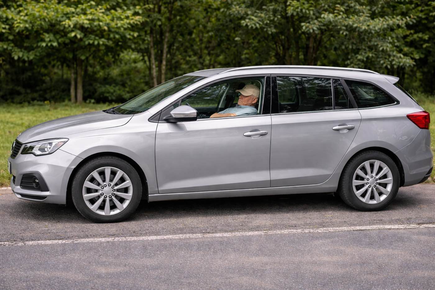 Olbiese senza casa dorme in auto: troppo alta la 