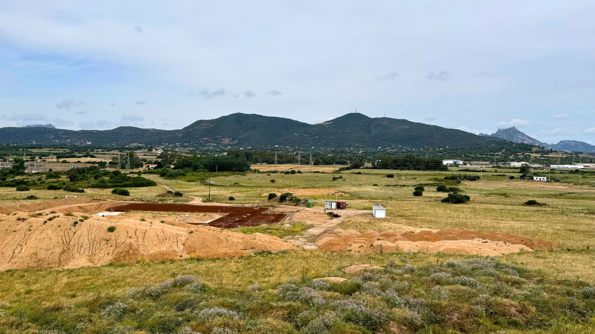 Parco e palazzetto al punto morto: che succede in via Mosca?